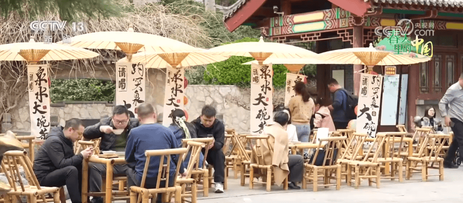 百花灼灼带火乡村文旅消费 “赏花+”让“流量”变“留量”