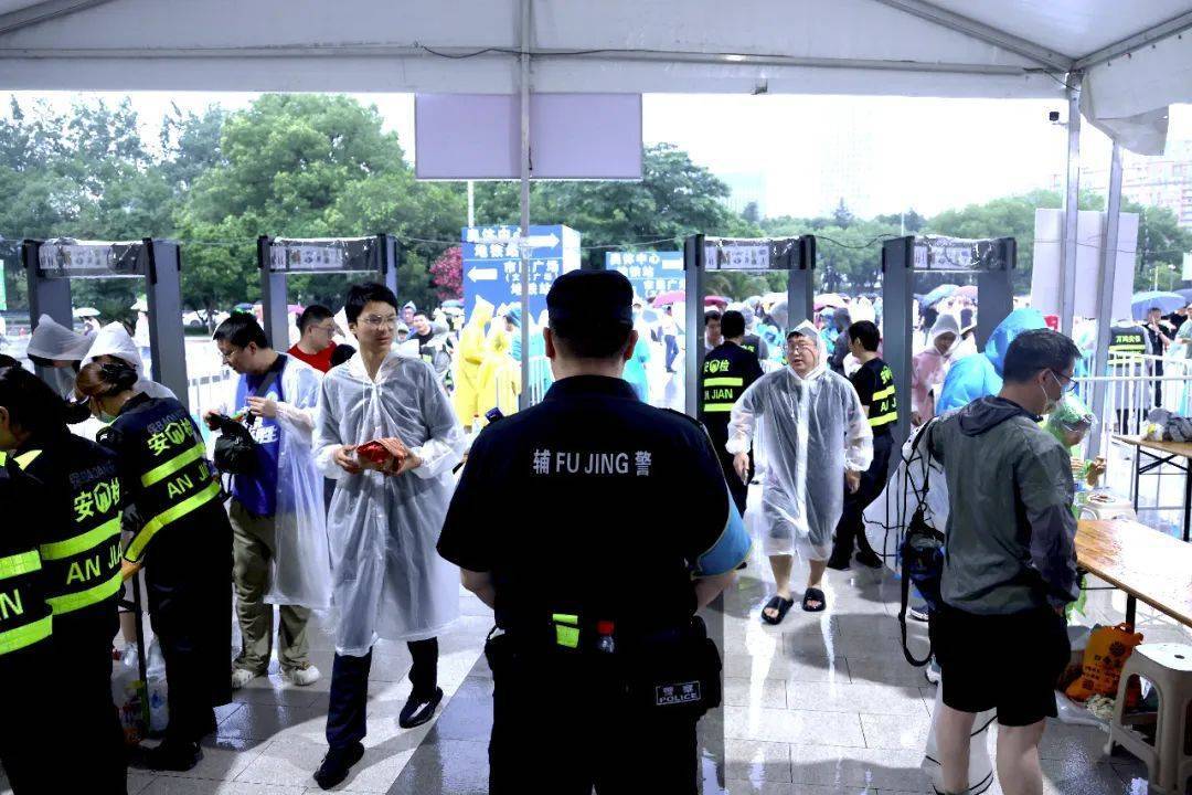 零容忍！105名“苏超”“黄牛”落网，江苏警方通报