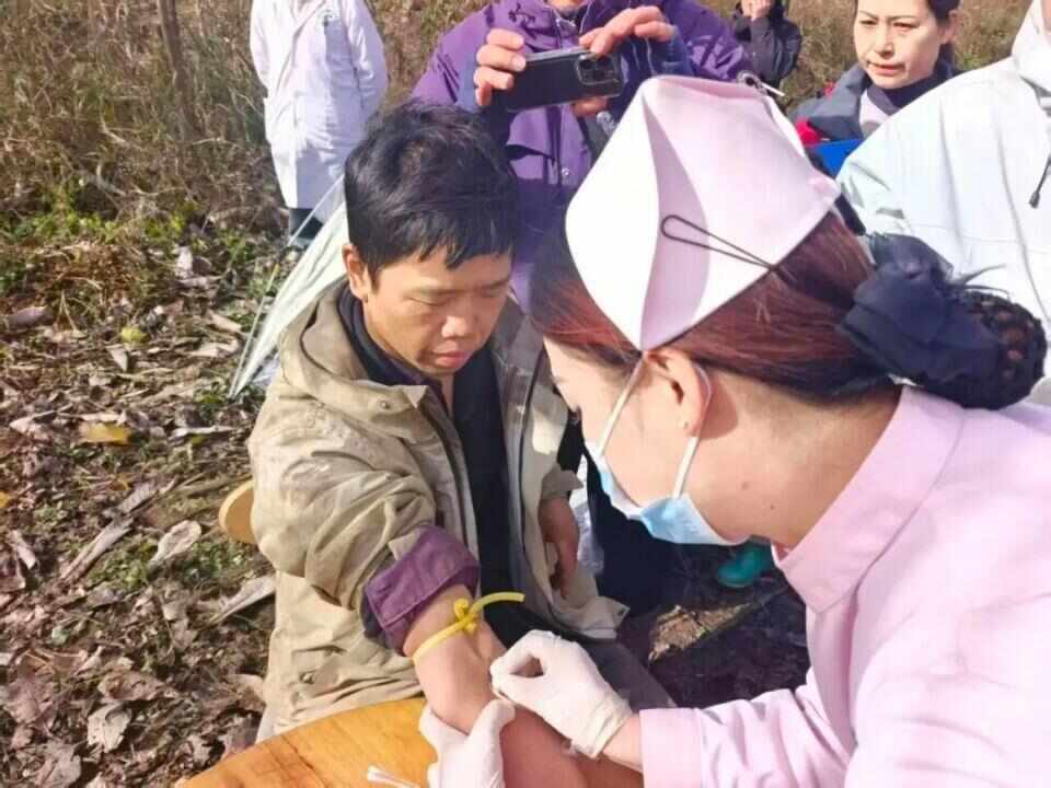 张家界七星山荒野求生5名选手血钾超标 目前15人没人退赛