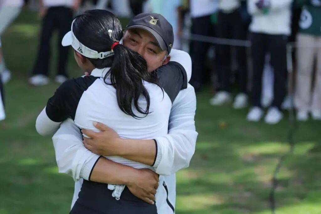 刘国梁15岁女儿首战全运会,成绩出炉!刘国梁也来到比赛现场加油